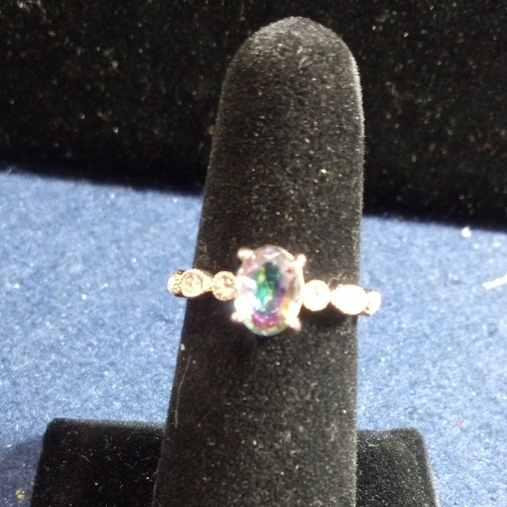 Elegant Multicolor Moissanite Stone Silvertone Ring. Size 7